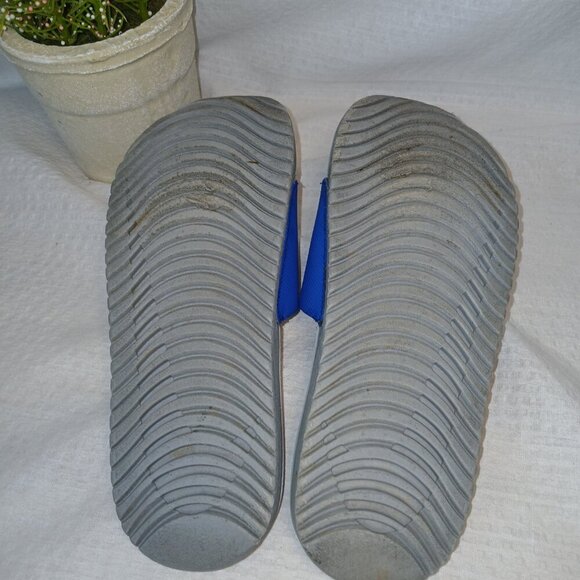 NIKE SLIDES, YOUTH SIZE 1, CLASSIC BLUE COLOR, - Picture 5 of 6